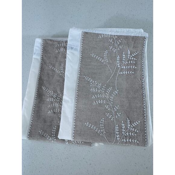 "John Lewis" Special Purchase 100% Cotton Pillowcases Standard Size Embroidered - Picture 9 of 9